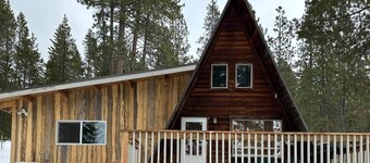Cozy & Private Cabin in the woods!