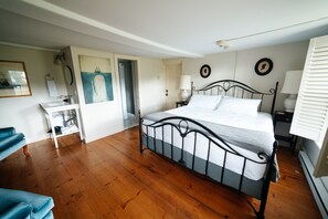 Grand Single Room | 1 bedroom, Egyptian cotton sheets, premium bedding, pillowtop beds