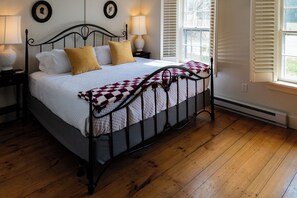 Grand Single Room | Egyptian cotton sheets, premium bedding, pillowtop beds