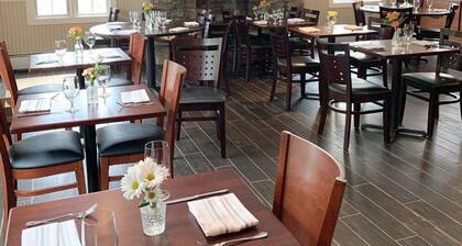 The General Stanton Inn