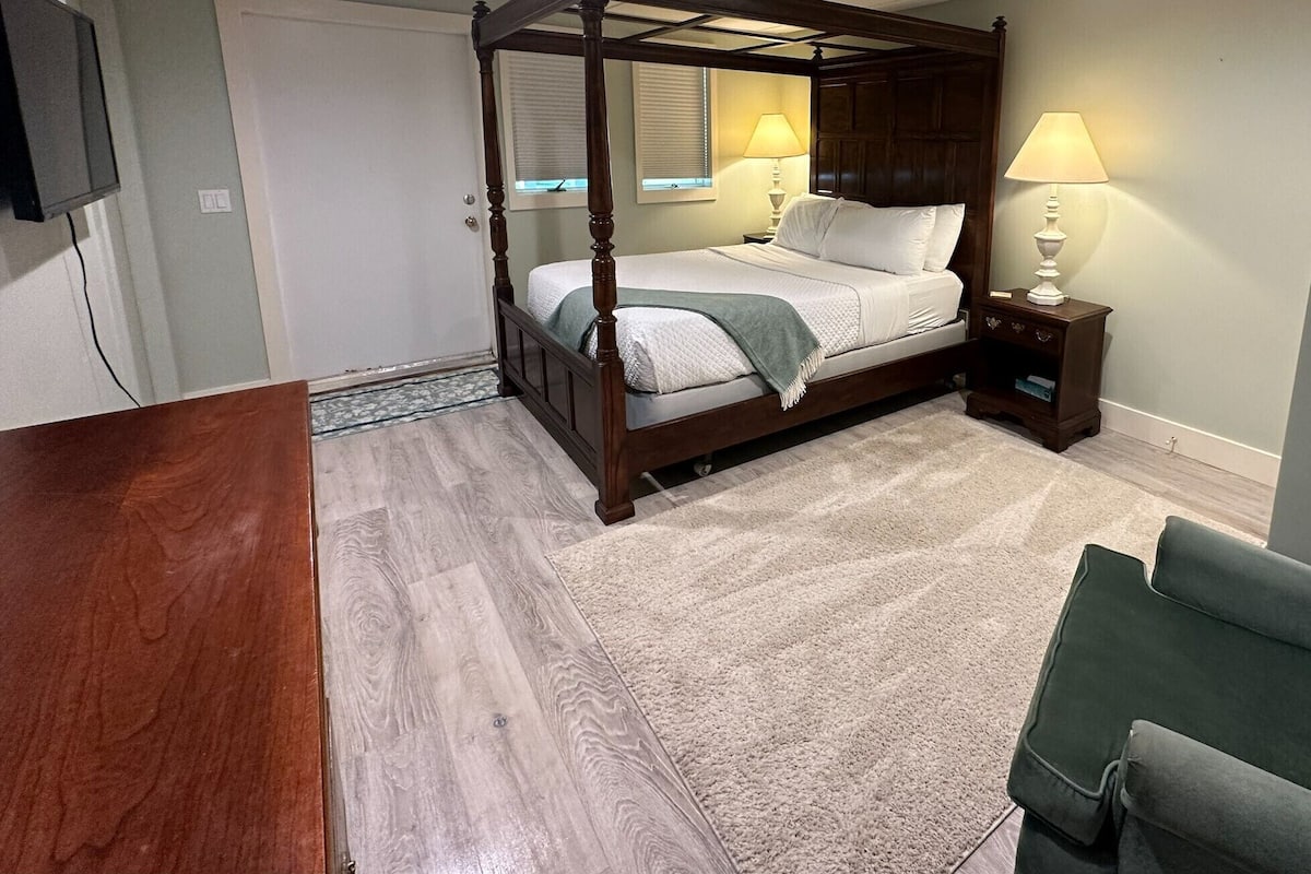 Apartment | 1 bedroom, Egyptian cotton sheets, premium bedding, pillowtop beds