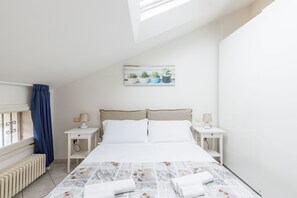 1 Schlafzimmer, Schreibtisch, Reisekinderbett, WLAN