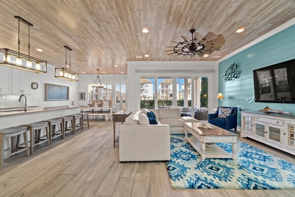 Una televisión, videojuegos, una biblioteca de música, una videoteca