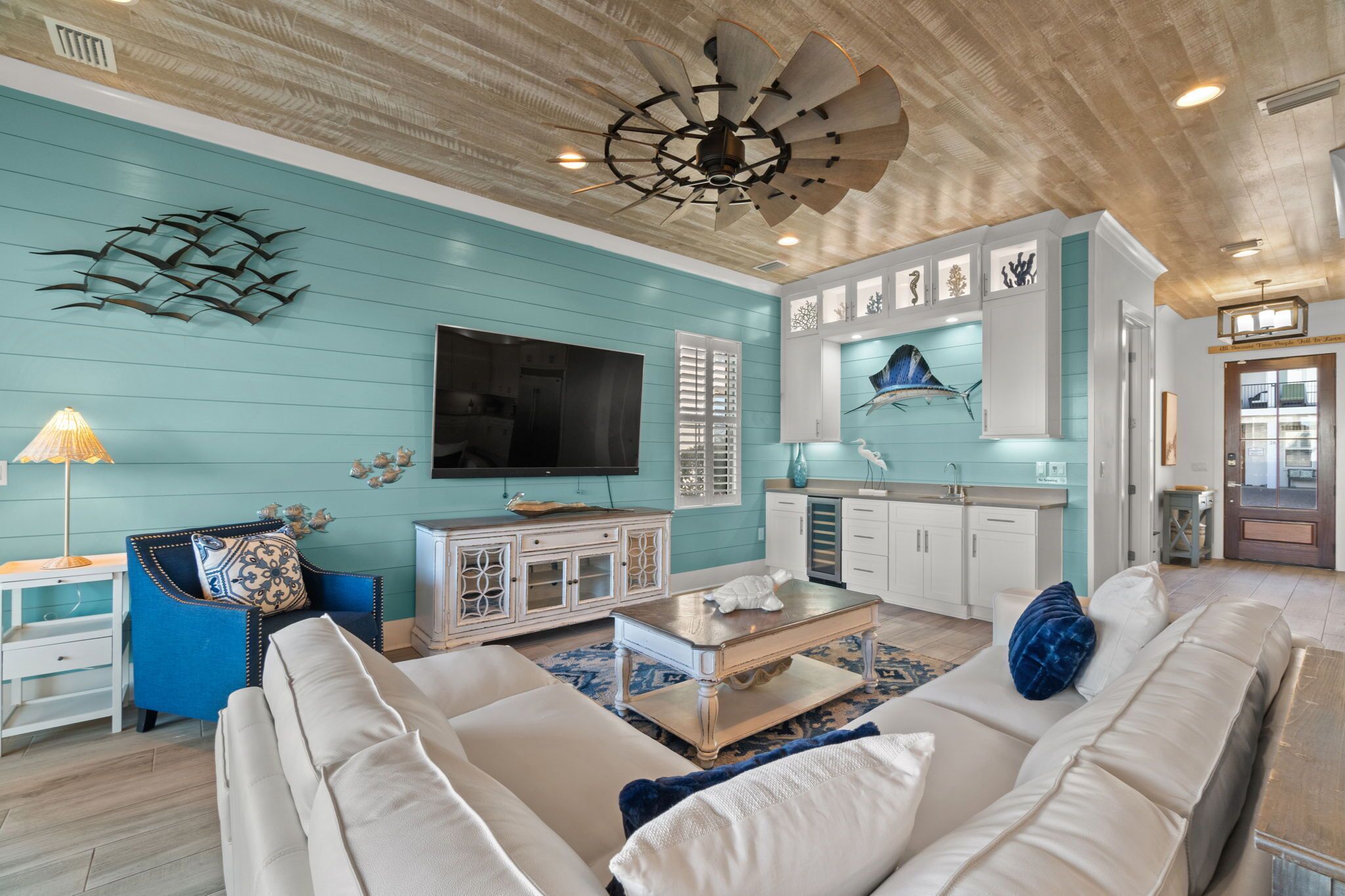 First Floor Living Room - Wet Bar
