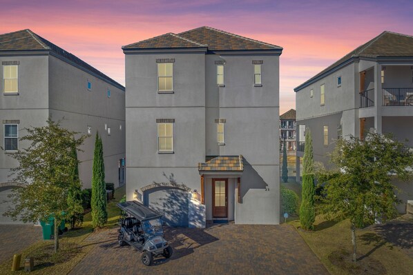 Exterior - 🌴 Take it Breezy | Golf Cart | Dog Friendly* | Walk to Beach | Free Dolphin Cruise! 🐬 (Miramar Beach)