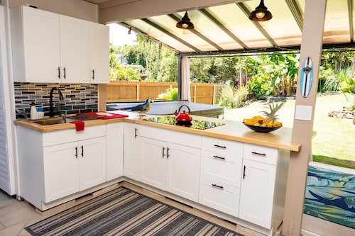 Rivendell Oasis-Peaceful garden setting with private hot tub close to waterfalls