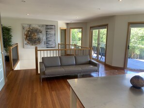 Interior - Grand Retreat in Mount Eliza (Mount Eliza)