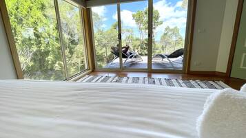 4 bedrooms, WiFi, bed sheets