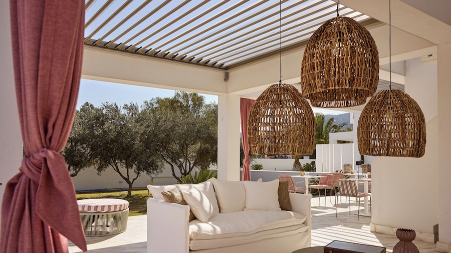 Tzanis Resort