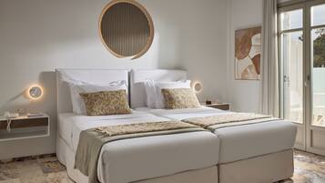Double Room for Disabled | Ropa de cama de alta calidad, caja fuerte, escritorio