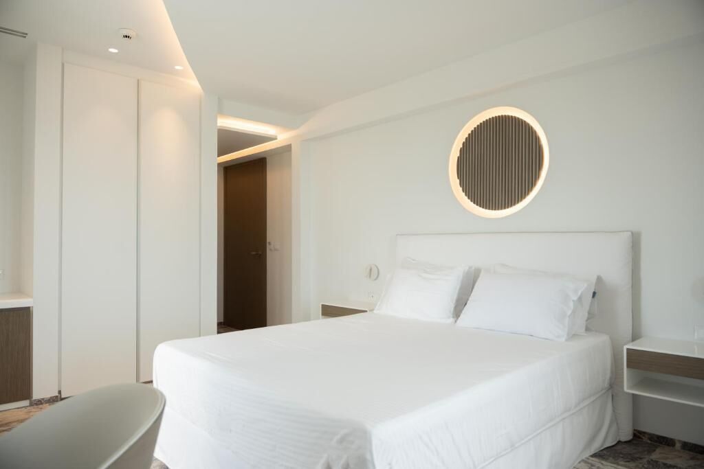 Comfort Double Room | Premium bedding, in-room safe, desk, laptop workspace