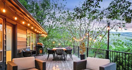 Riverview Home - walking trails - convenient location