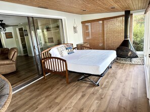 4 室のベッドルーム、デスク、アイロン / アイロン台、WiFi