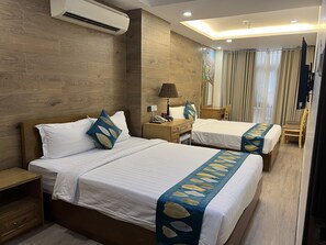 Familjerum | Minibar, skrivbord, ljudisolering och gratis wi-fi