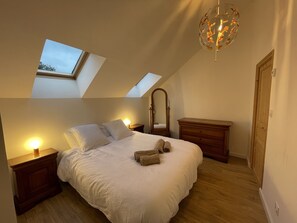 3 bedrooms, desk, iron/ironing board, free WiFi - L'Odyle - House for 6 people 1 Km from the sea (Fermanville)