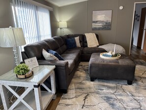 Smart TV, books - Grand Rivers Getaway at Ky Lakes (Grand Rivers)