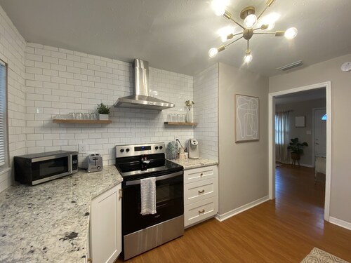 Modern, pet friendly apartment walking distance to downtown.