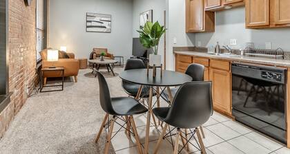 Loft in the heart of Downtown in Historic Building!