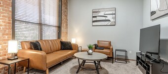 Loft in the heart of Downtown in Historic Building!