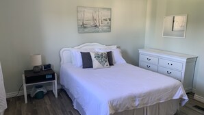 3 bedrooms, iron/ironing board, free WiFi - Caribou Cottage (Grand Falls - Windsor)