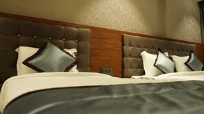Unclassified image, 5 of 65, button - Alaukik Hotel (Rahata)