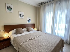 2 makuuhuonetta, silitysrauta/-lauta, internet, vuodevaatteet