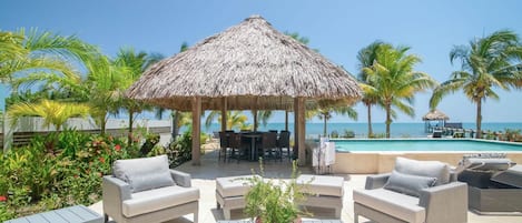 2 outdoor pools, pool loungers