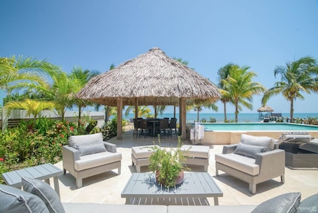 2 piscinas al aire libre, sillones reclinables de piscina