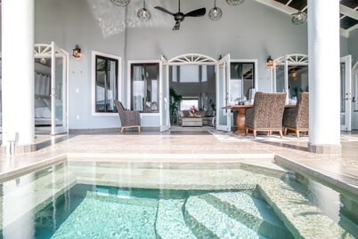 Kairos Villa - Luxury Ocean Front