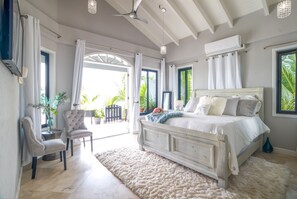 Luxury Villa | 4 bedrooms, premium bedding, Tempur-Pedic beds, in-room safe - Kairos Villa - Luxury Ocean Front (Placencia)