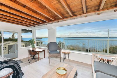 The Beach House Suite