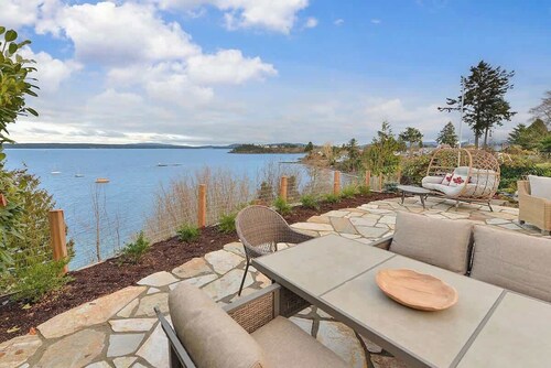 The Beach House Suite