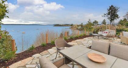 The Beach House Suite