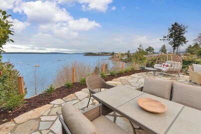 The Beach House Suite