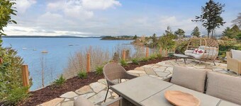 The Beach House Suite