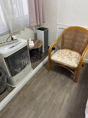 101 エコノミー ダブルルーム 1 ベッドルーム 禁煙 | 羽毛の掛け布団、客室ごとに異なる装飾、客室ごとに異なるインテリア、WiFi (無料)