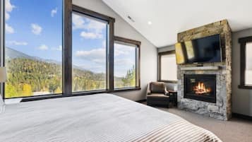 5 bedrooms, iron/ironing board, travel cot, WiFi