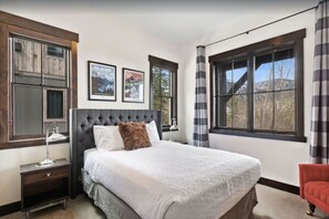 6 bedrooms, iron/ironing board, travel cot, free WiFi - Barndance 103 B Wood Run Ct  · Barndance on Whitefish Mountain! 5BD 4BA Sleep 17! (Whitefish)