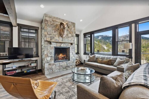 Barndance 103 B Wood Run Ct  · Barndance on Whitefish Mountain! 5BD 4BA Sleep 17!