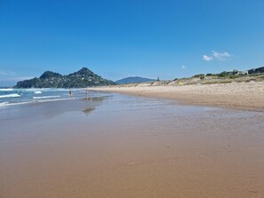 Beach nearby, beach towels - Roberts Beach Escape in Tairua is 3-5 minute walk from the beach  (Tairua)