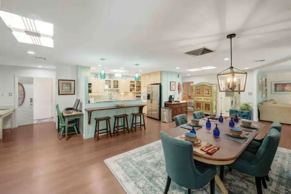 Dining - Three House Gated Compound for Up to 26 Persons! (Albuquerque)