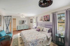 10 bedrooms, desk, iron/ironing board, free WiFi