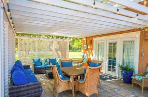 Outdoor dining - Three House Gated Compound for Up to 26 Persons! (Albuquerque)