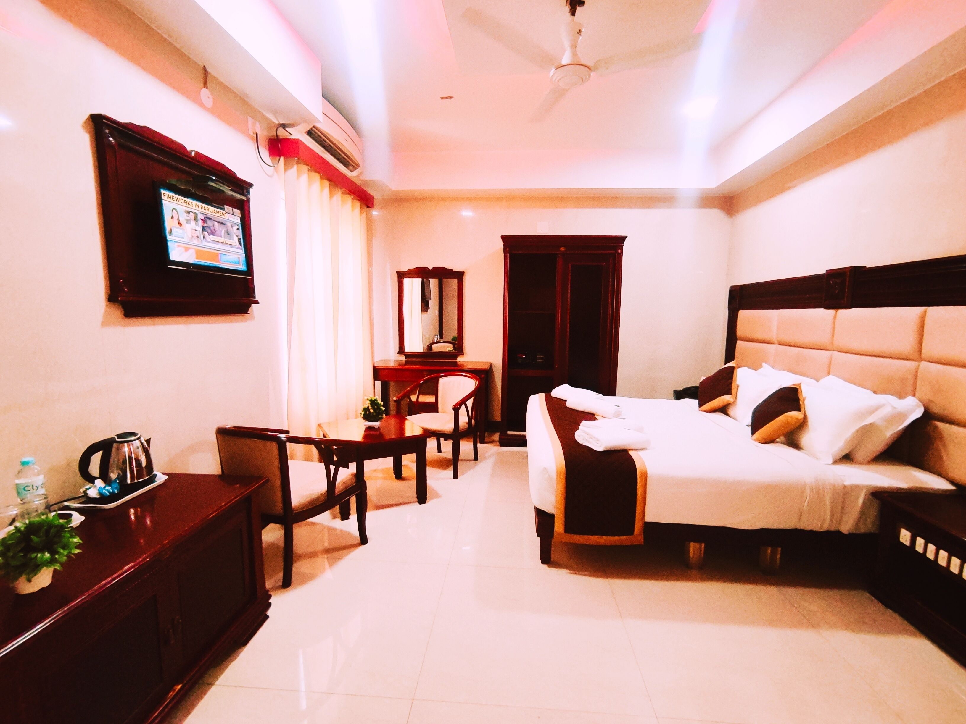 ملاءات من القطن المصري وأغطية فراش متميزة وألحفة محشوة بالريش