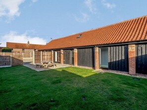 Exterior - The Long Barn, Brick Kiln Barns, Dilham - Sleeps 6 in Luxury - Dog Friendly (Dilham)