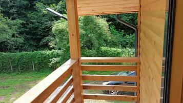 4 bedrooms, premium bedding, memory foam beds, free WiFi