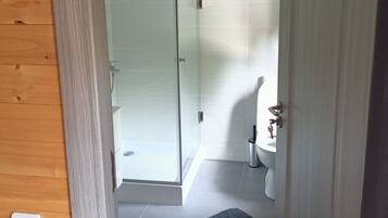 Towels, soap, shampoo, toilet paper