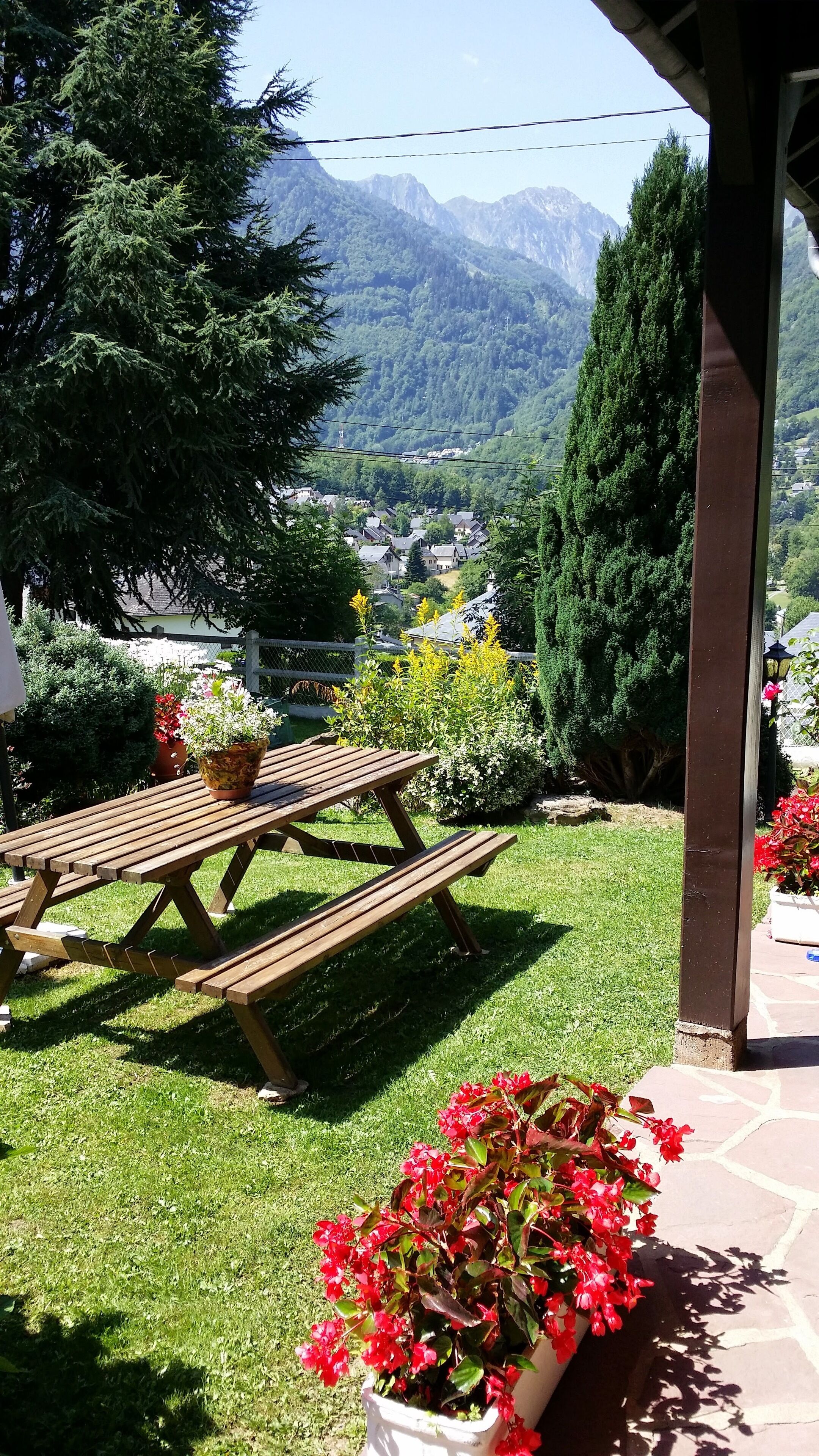 屋外ダイニングエリア