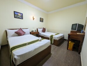 Eenvoudige Twin kamer, 2 eenpersoonsbedden (with Fan) | Gratis wifi, beddengoed