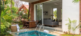 Super Luxury villa with private garden and private pool- 10 minutes from beaches